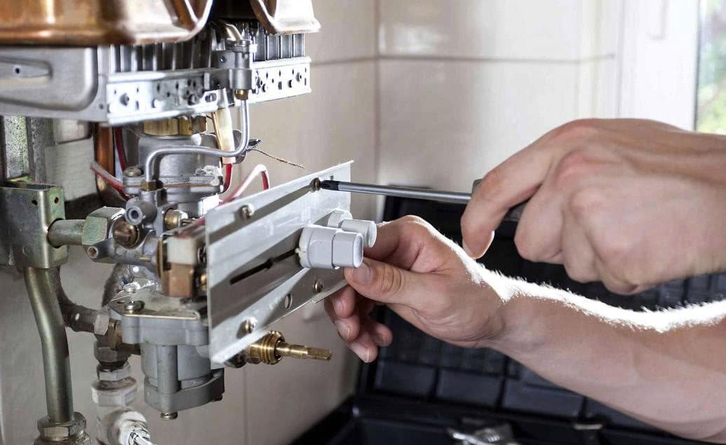 Réglage du bloc gaz lors de l’entretien d’une chaudière
