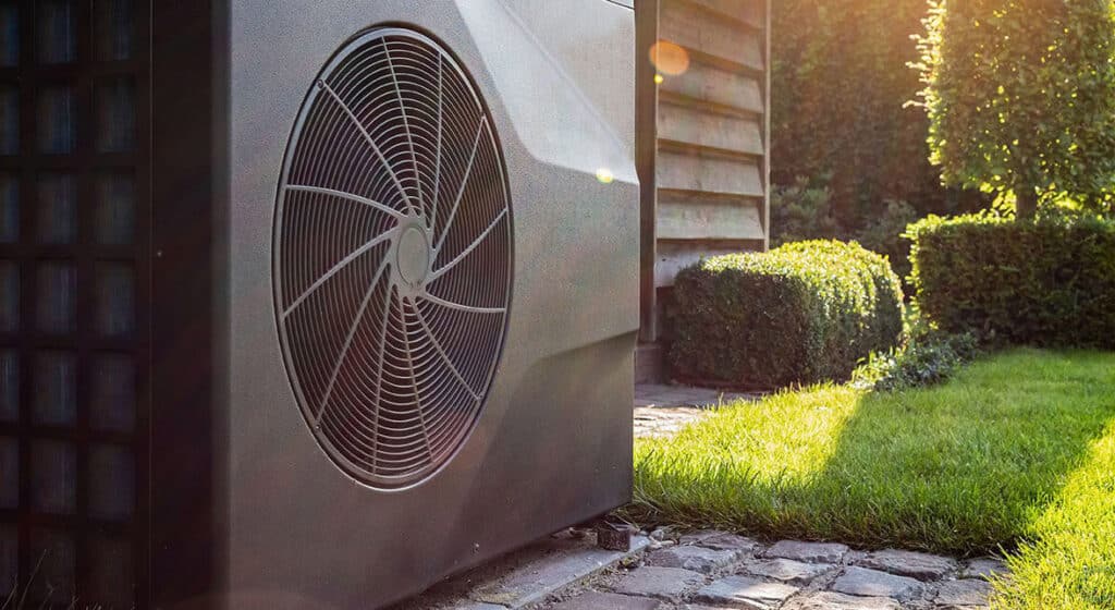 Entretien d’une pompe à chaleur air eau à Fouesnant